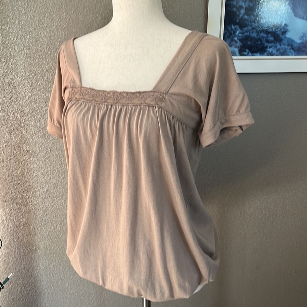 Adorable Gap Top. EUC